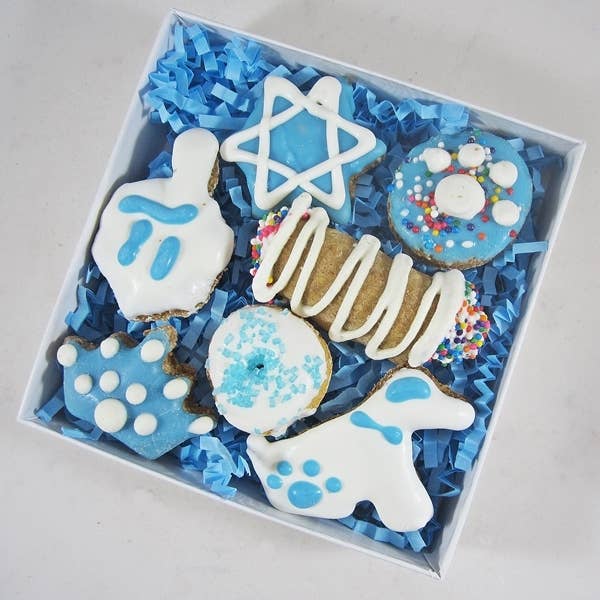 Mini 7 - Piece Hanukkah Dog Treat Assortment - Jersey Border Collars